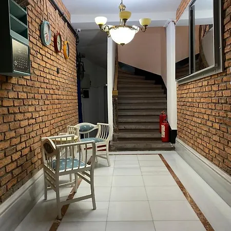 Pera Tunnel Hotell 2*